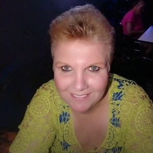 Meet your Posher, Angie